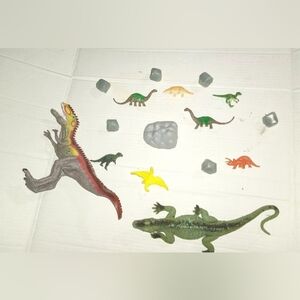 Roaring Dinosaur Playset